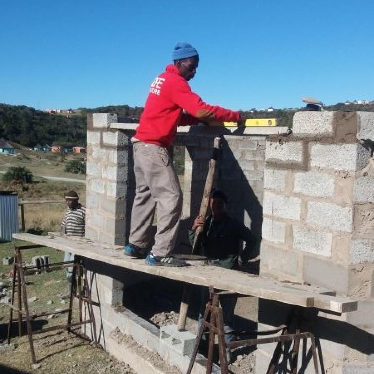 Mpendula, the builder